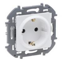 Розетка с заземлением 16А белая Inspiria 673720