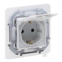 Розетка с заземлением со шторками с крышкой IP44 белая Inspiria 673740