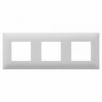 3 постовая рамка белая DKC Avanti 4400906