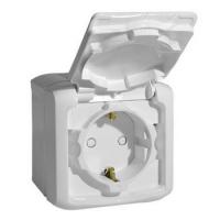 Розетка влагозащищённая с заземлением 16A с защитными шторками винтовой зажим 782321 Legrand Quteo IP44 цвет белый
