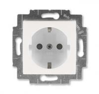 Розетка 220в с/з со шторками ABB Levit жемчуг - ледяной 2CHH203457A6068